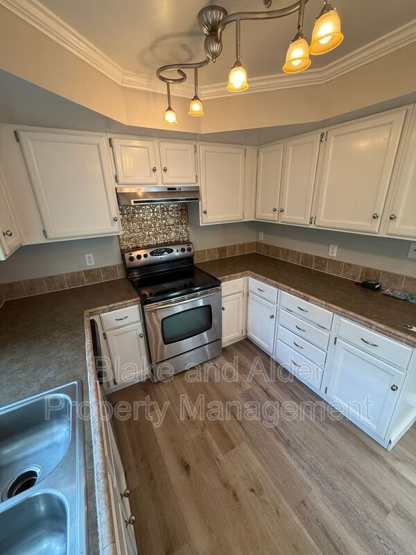 Building Photo - 1331 Westbrook Dr NW