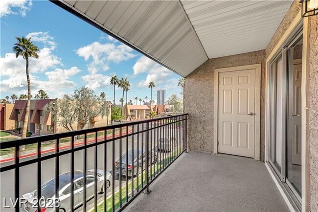 Building Photo - Guard Gated SW Community. 1 Bed. 1 Bath. 2...