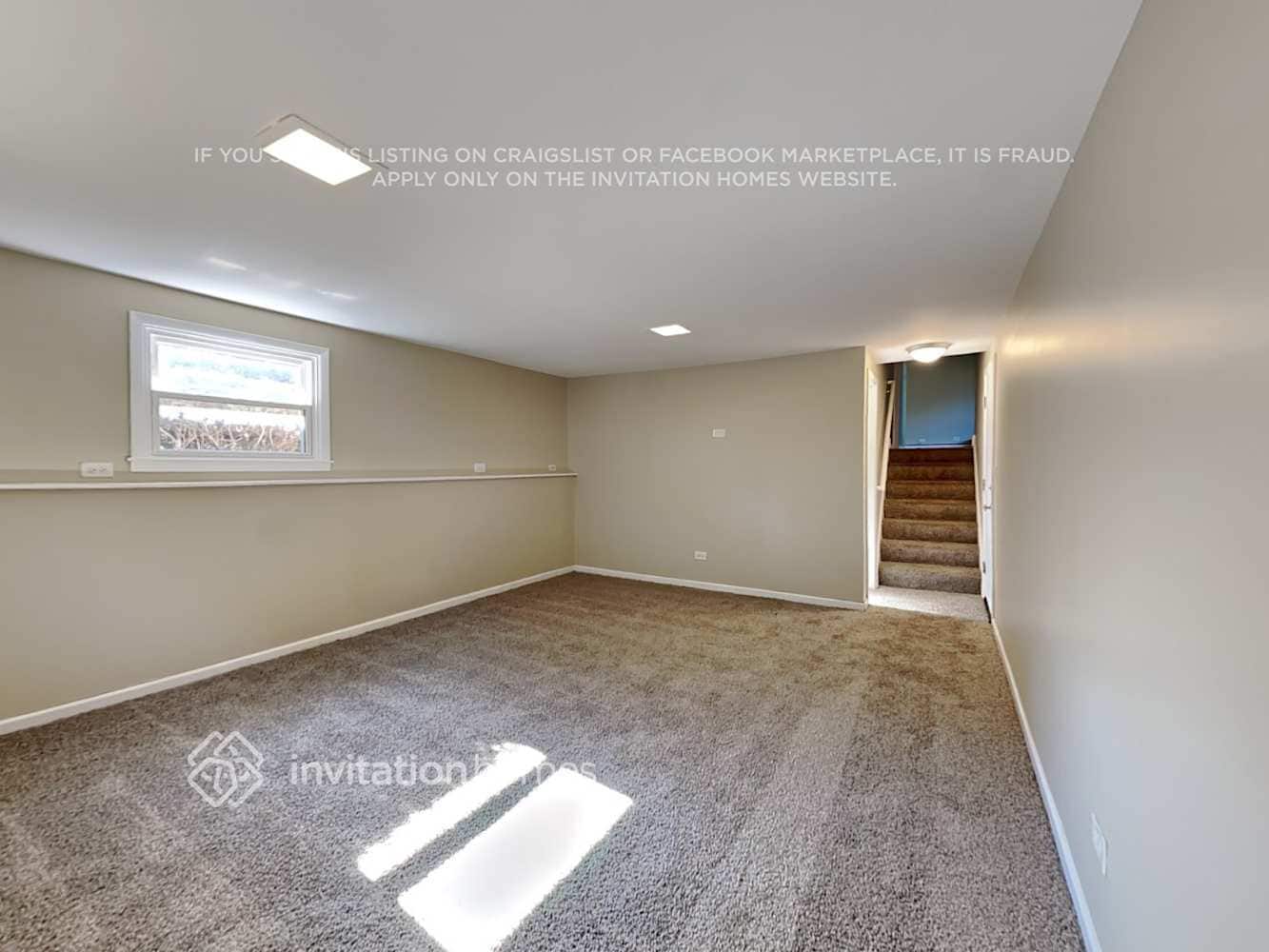 Building Photo - 2833 Briarwood Dr E