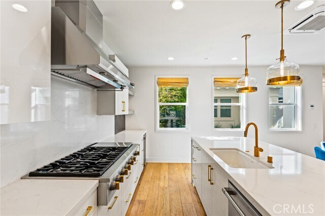 Building Photo - 2116 Cresta Dr