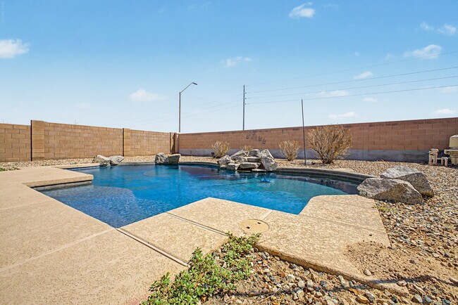 Building Photo - 25683 W Satellite Ln