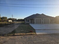 Building Photo - 175 Stillhouse Rd