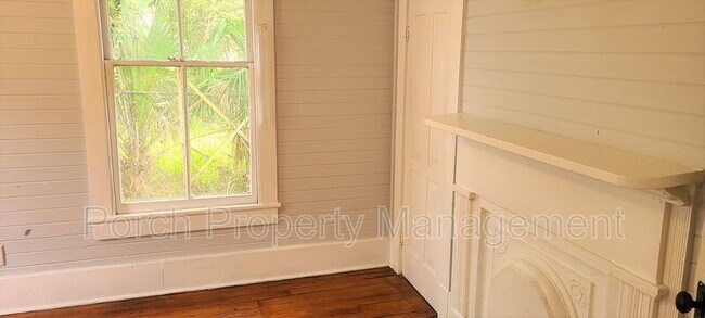 Building Photo - 407 E Jackson St