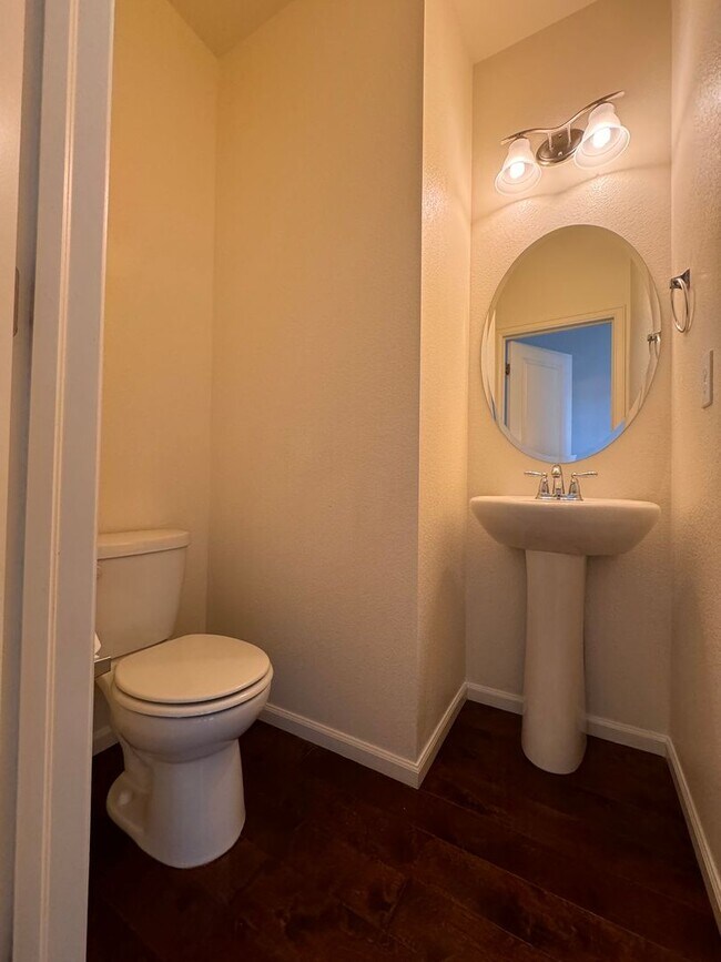 Building Photo - Beautiful Home Southeast Ft. Collilns