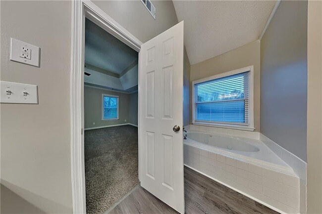 Building Photo - 3720 Ted's Cove