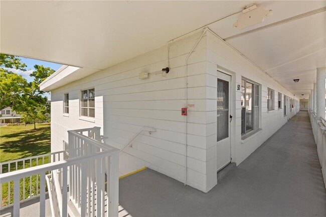 Building Photo - 2428 Columbia Dr