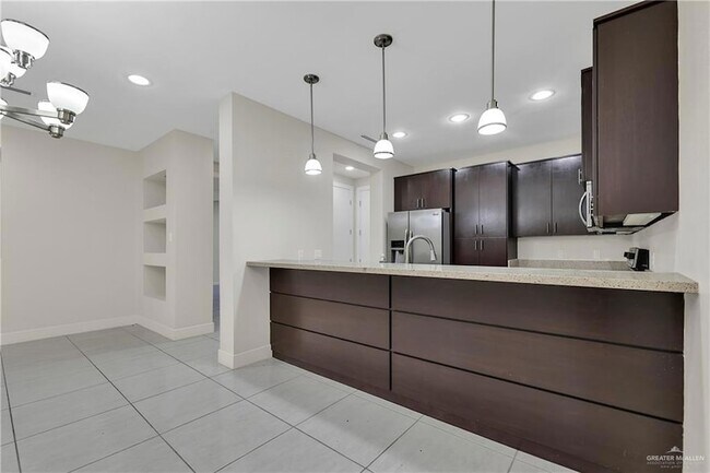 Building Photo - 1441 Ozark Ave