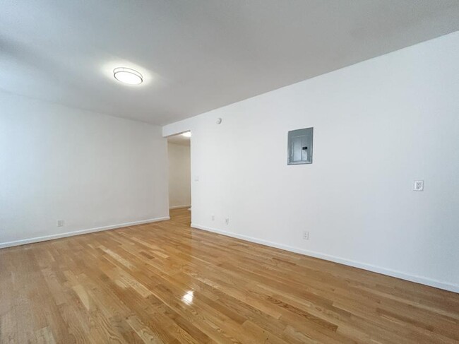 Building Photo - 2 bedroom in NEW YORK NY 10031