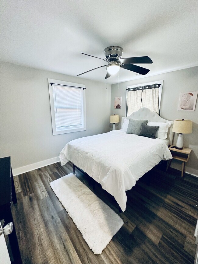 Building Photo - 403 Cedar Lane Rd