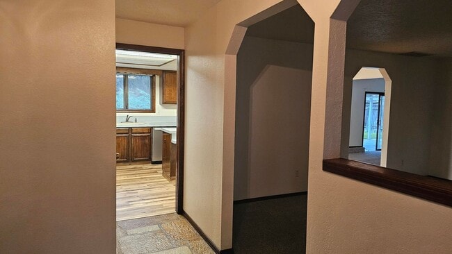 Building Photo - Make This West Boise Home Your Holiday Haven — 3 Beds, 2 Baths!