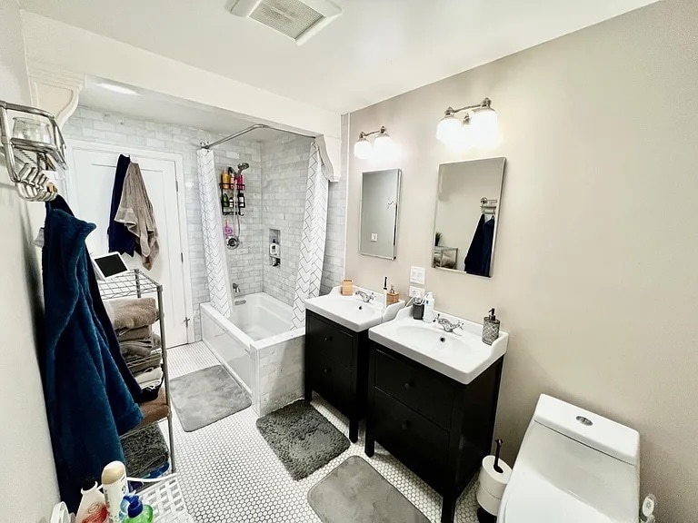 Bathroom - 1426 Bath St