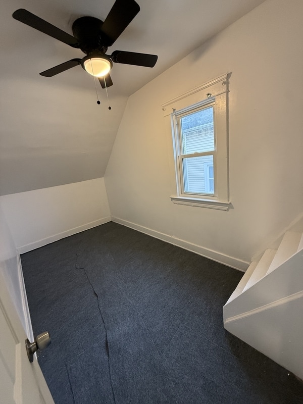 Building Photo - 2840 E 122nd St