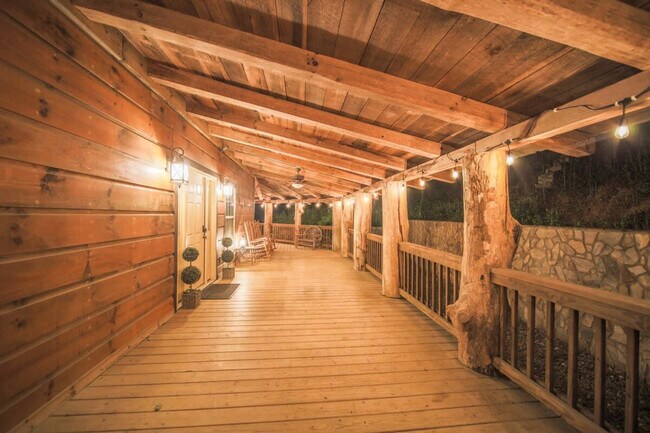 Building Photo - 195 Black Bear Dr