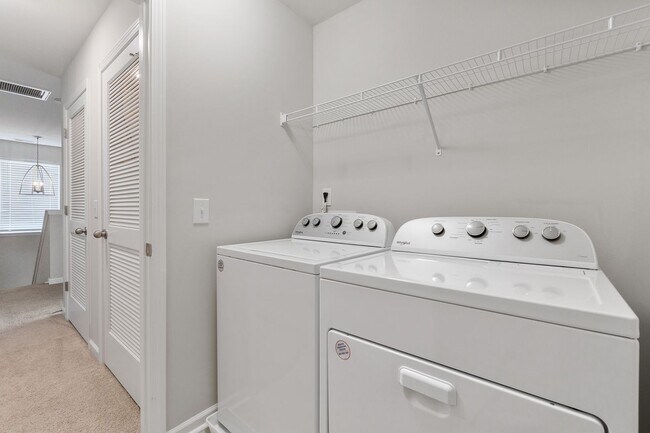 Building Photo - Easy Living in North Creek Village!