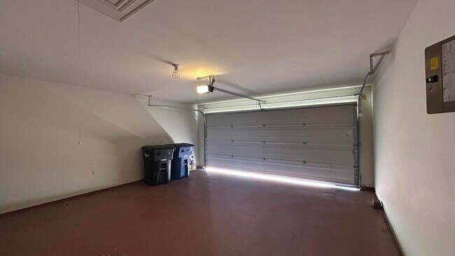 Building Photo - 6312 Juniper Vw