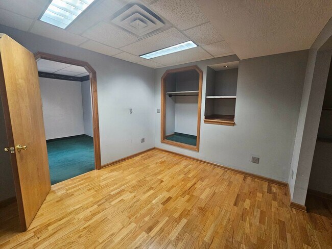 Building Photo - 619 Johnston St