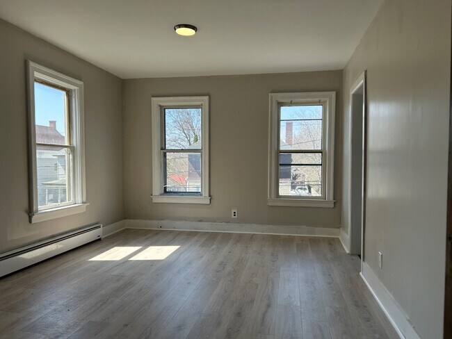 Building Photo - 114 S Melcher St