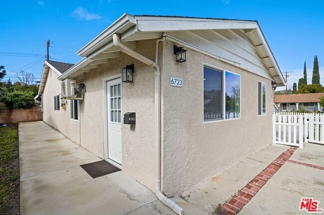 Building Photo - 6723 Sheltondale Ave