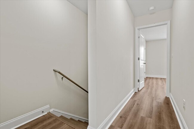 Building Photo - 2804 1/2 Alligator Rd