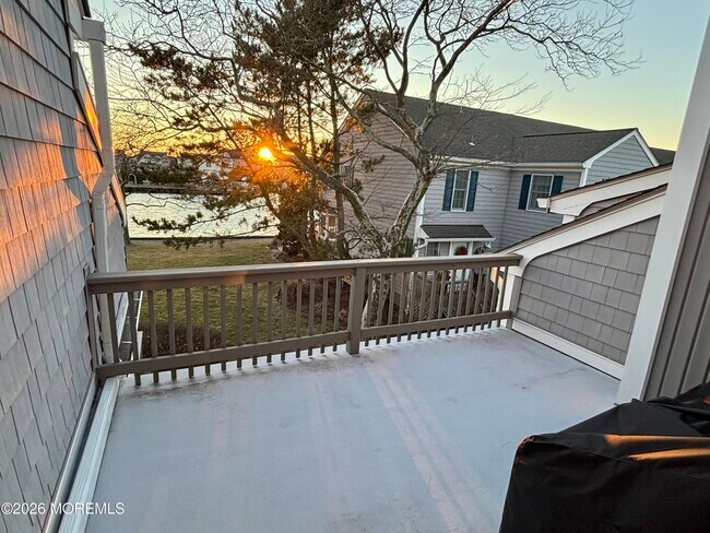 Building Photo - 9 Bay Point Harbour