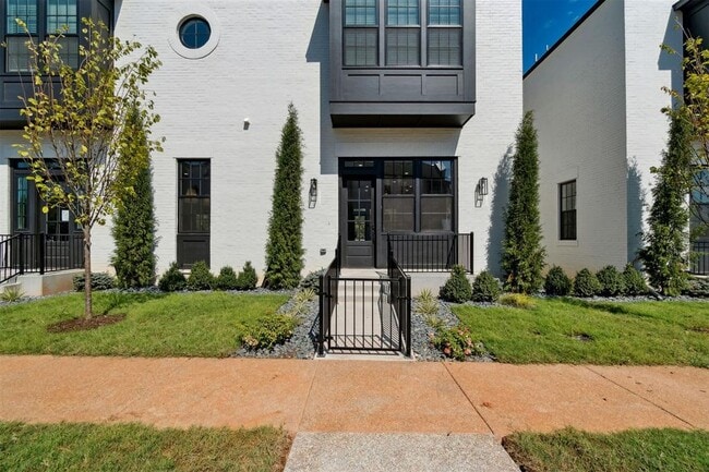 Building Photo - 18821 Selah Wy