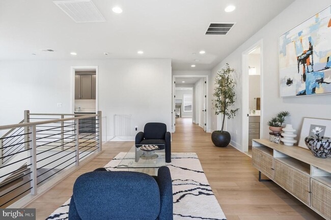 Building Photo - 9725 Lantana Wy