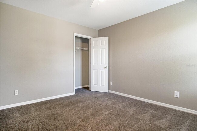 Building Photo - 1405 Vista del Lago Blvd