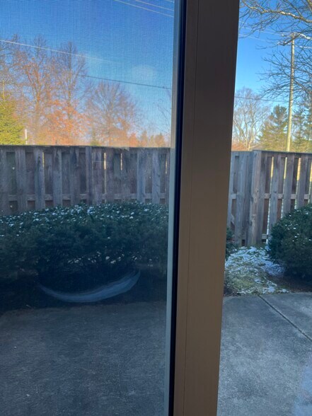 Building Photo - 204 Sherwood Green Ct