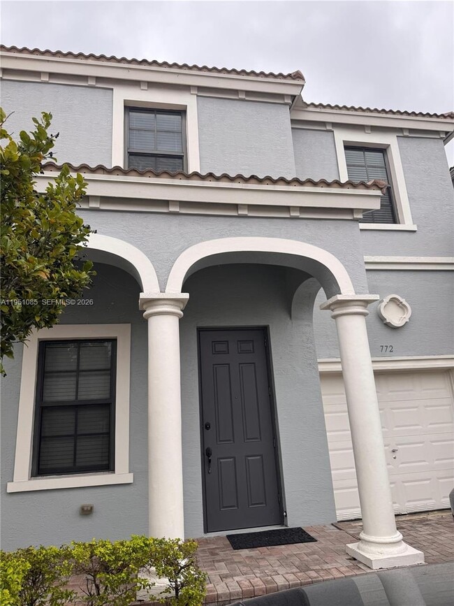 Building Photo - 772 NE 191st Terrace