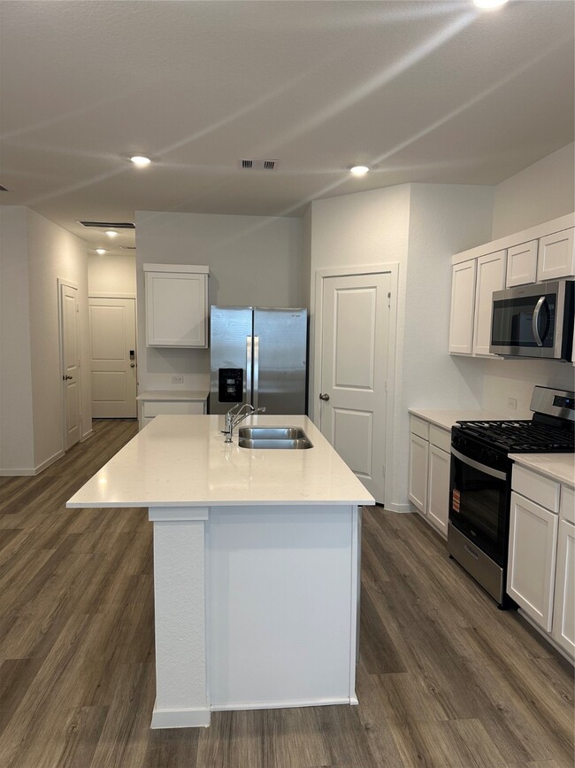 Building Photo - 1003 Moon Drop Ln
