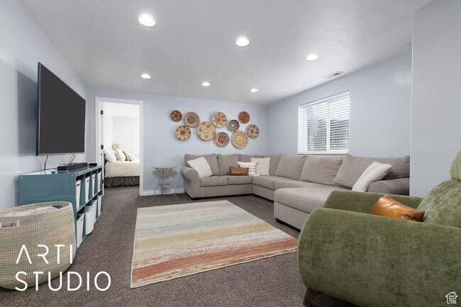 Building Photo - Spacious 5-Bedroom Home in Morgan – $500 O...