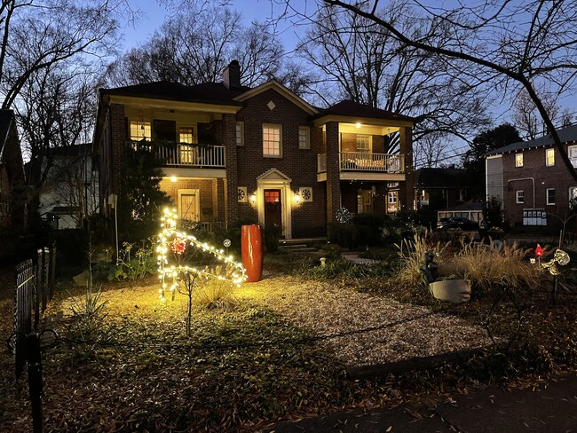 beautiful night lighting - 541 Lamar Ave