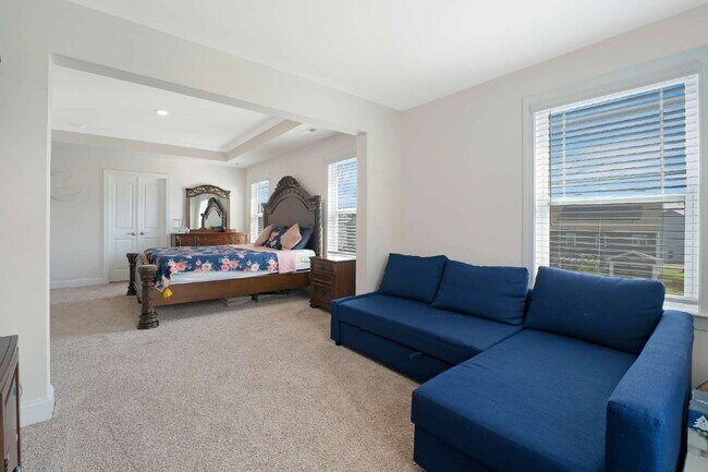 Building Photo - Beautiful Upscale Executive Home with Pool 4B/3Bth with 3,100 sqft