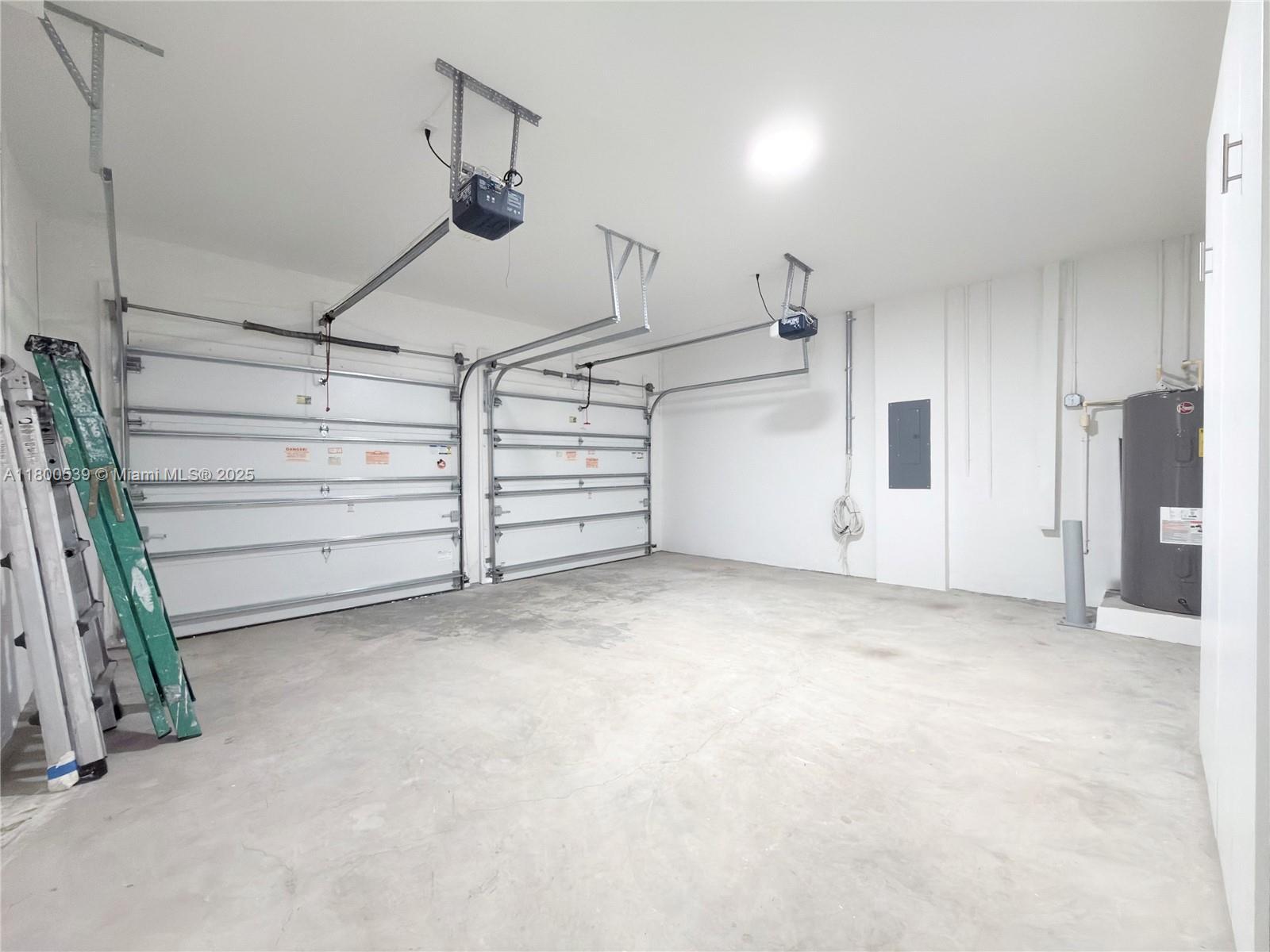 Building Photo - 10423 NW 70th Ln