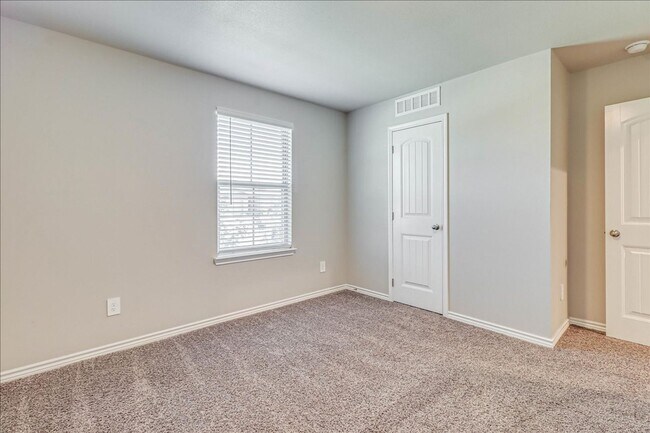 Building Photo - 7213 Adler Dr