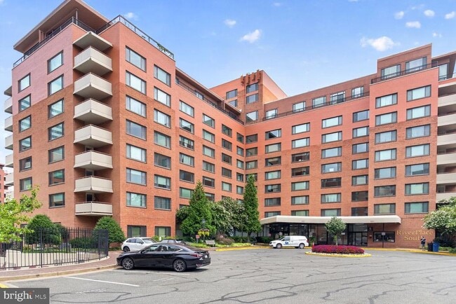Building Photo - 1011 Arlington Blvd
