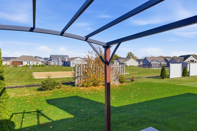 Building Photo - 3410 Monument Dr