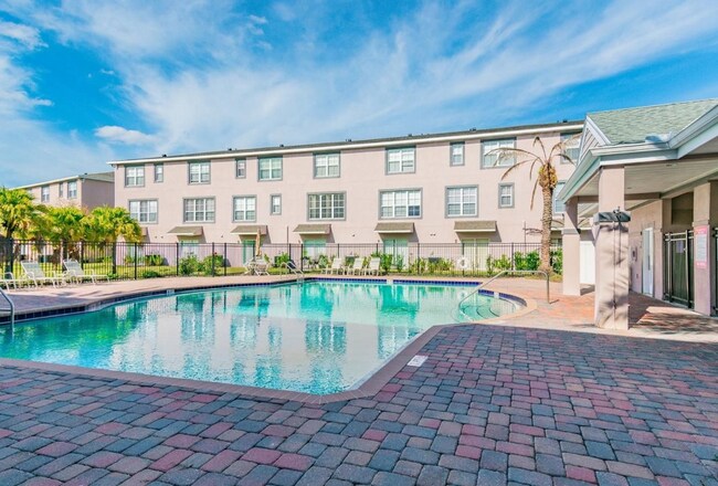Building Photo - 2521 Lexington Oak Dr