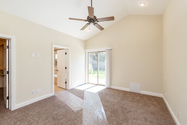 Building Photo - 2104 Perry Ave