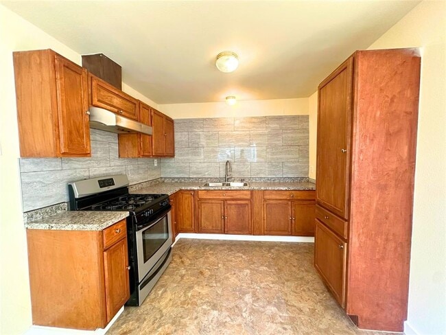Building Photo - 2525 Dovemeadow Dr
