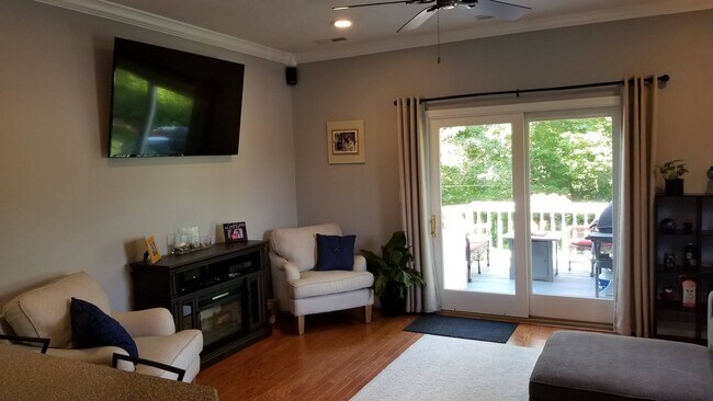 Building Photo - 272 Union St