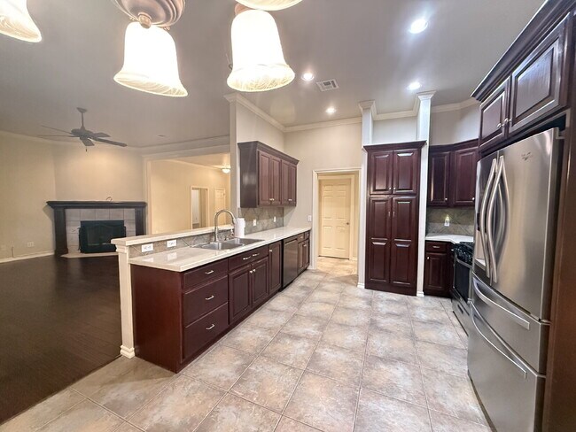 Building Photo - 4-bedroom property in a fantastic North Edmond