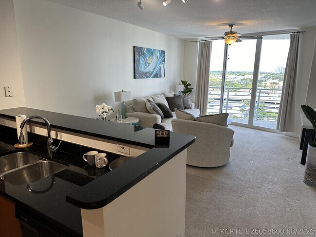 Building Photo - 1551 N Flagler Dr