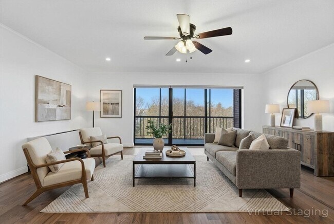 Building Photo - 2 Summit Dr