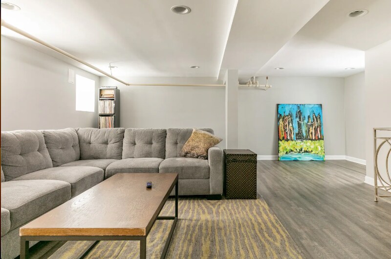 Building Photo - 722 Seward St