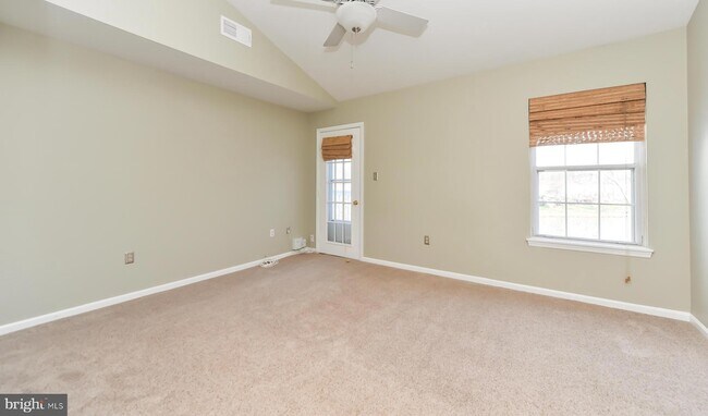 Building Photo - 2810 Yarling Ct