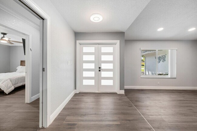 Building Photo - 13948 Ishnala Cir