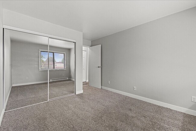Building Photo - 591 W Arndt St