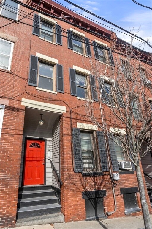 Building Photo - 166 F St