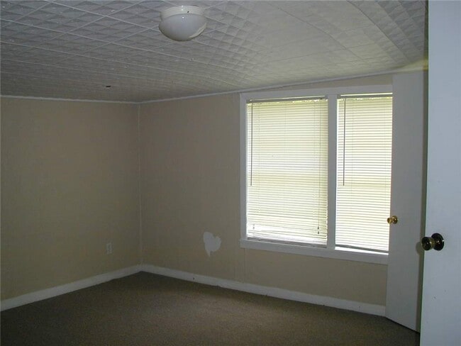 Building Photo - 421 S Columbia Dr